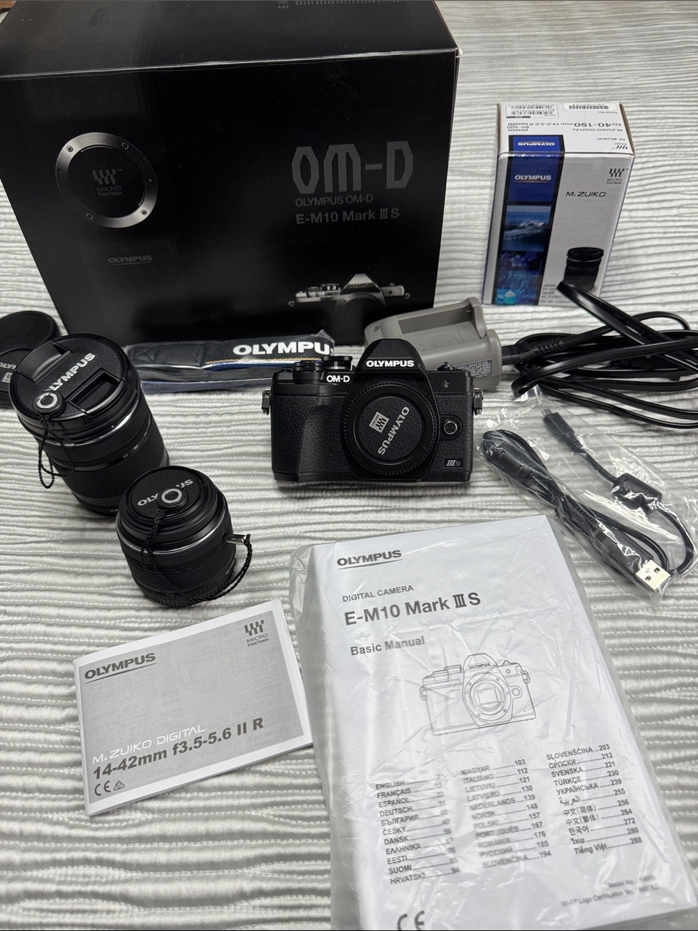 Olympus OM-D E-M10 Mark III S  Perfect